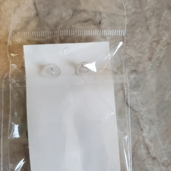 NEW Large Green Resin Monstera Leaf Earrings - Picture 4 of 4